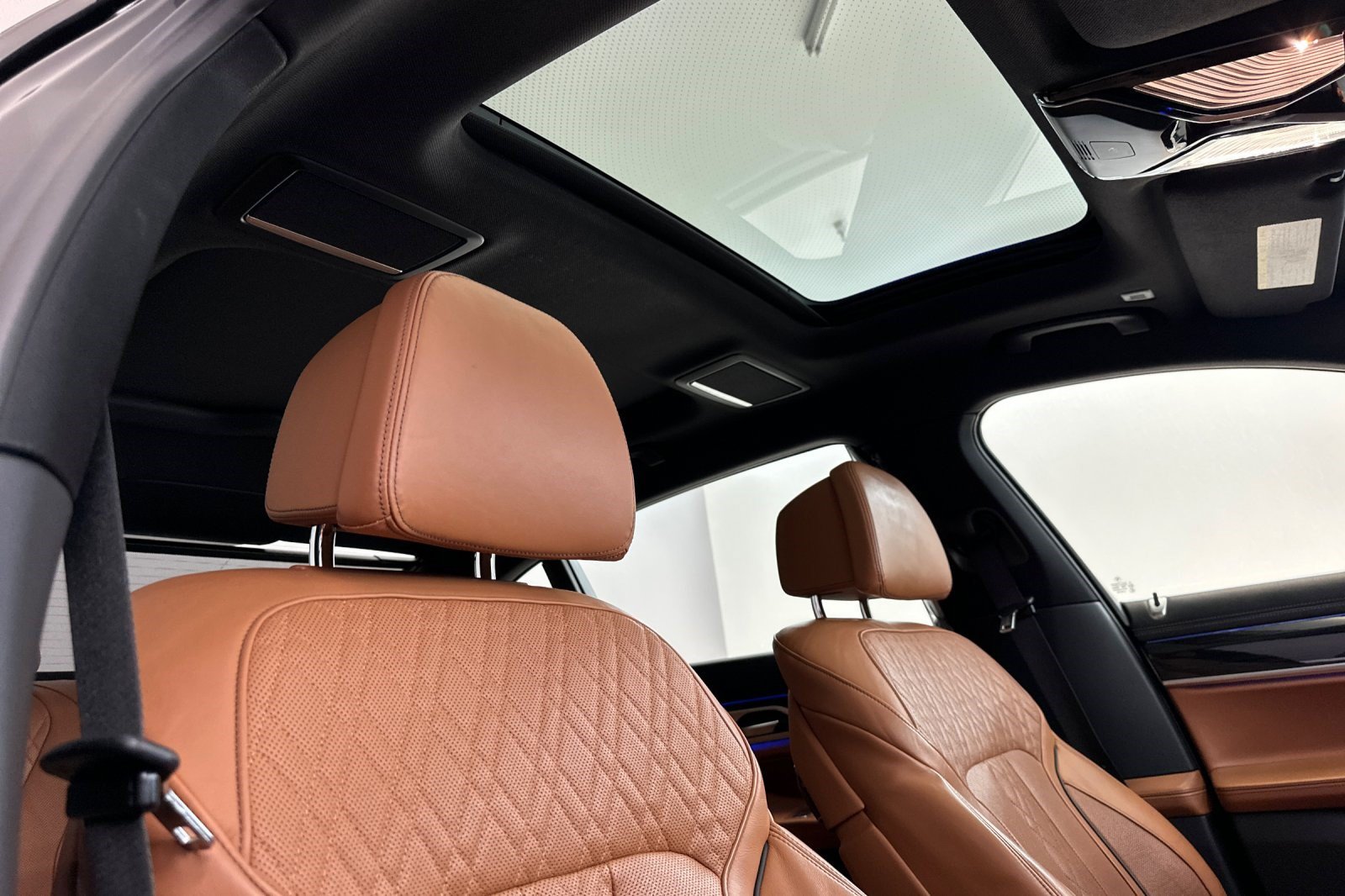 Used 2020 BMW 750i xDrive w/ Executive Package AWD/4WD image 25
