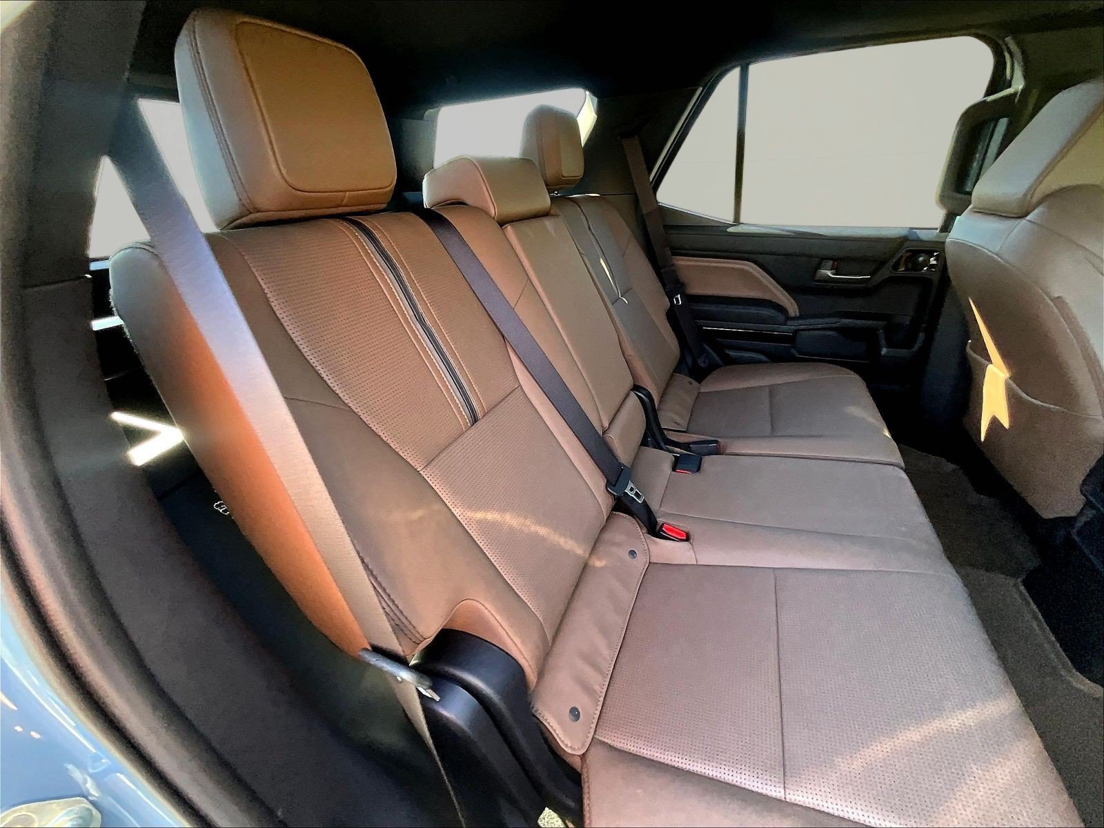 Used 2025 Toyota 4Runner Limited AWD/4WD image 25