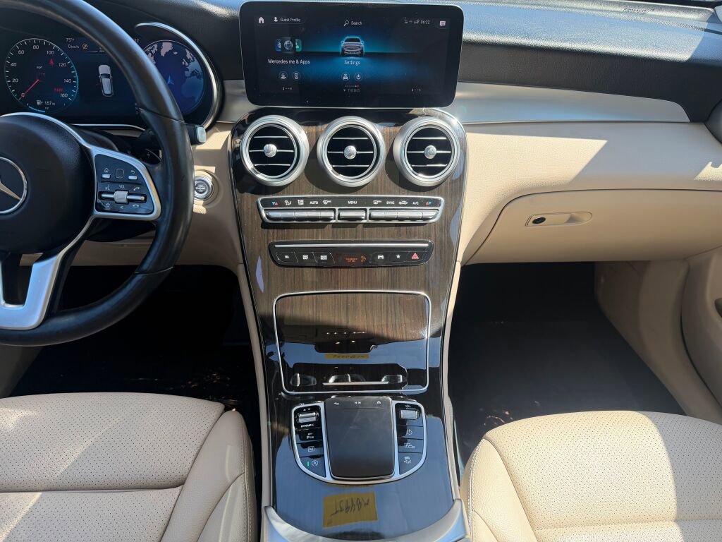 Used 2021 Mercedes-Benz GLC 300 4MATIC image 18