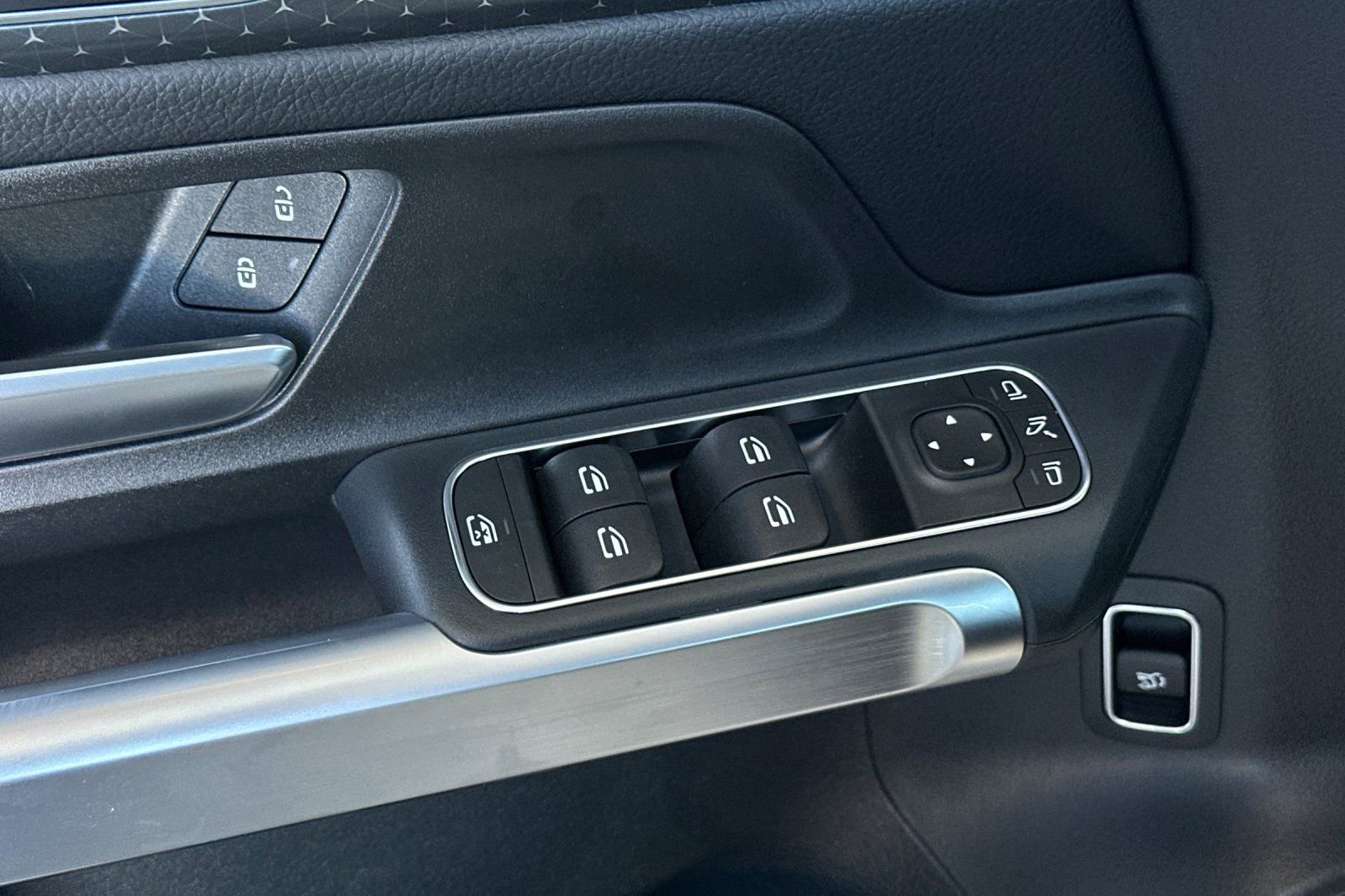 Certified 2026 Mercedes-Benz GLB 250 image 27