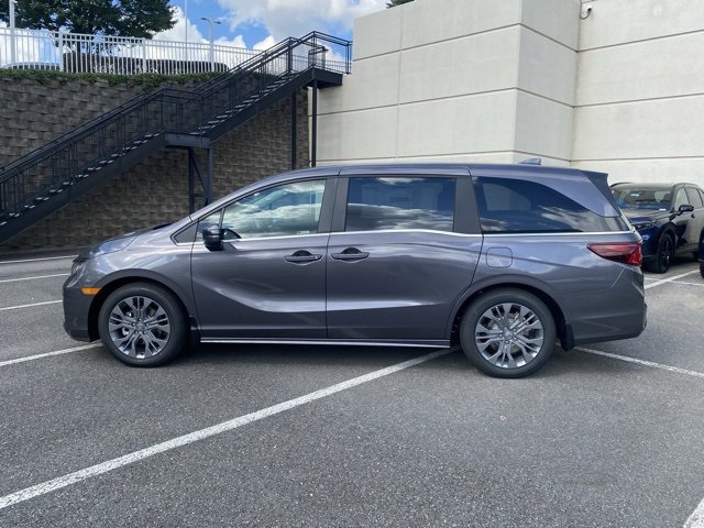 New 2026 Honda Odyssey Touring image 4