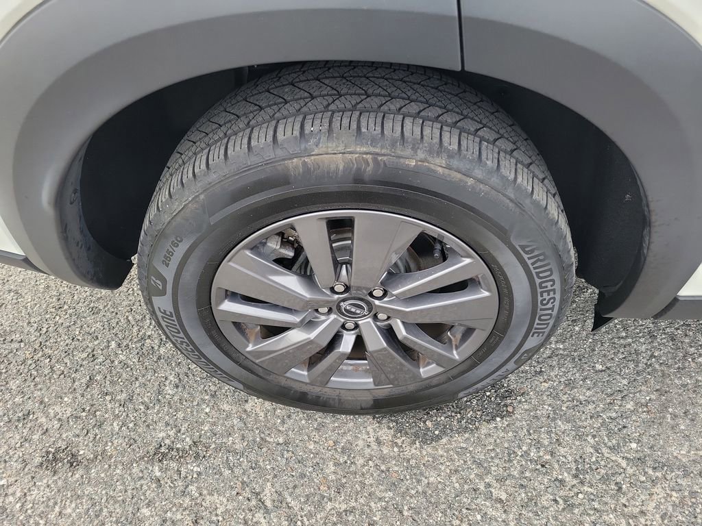 Used 2024 Nissan Pathfinder SV FWD image 8
