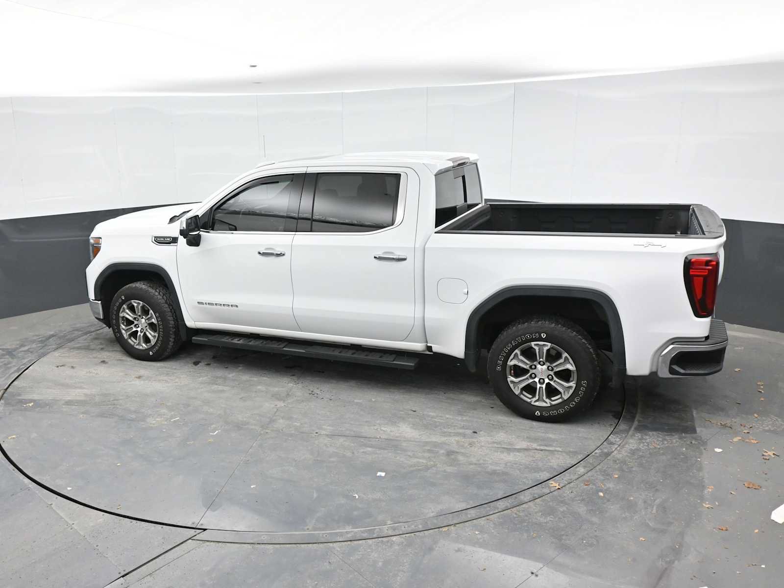 Used 2019 GMC Sierra 1500 SLT w/ SLT Convenience Package AWD/4WD image 13