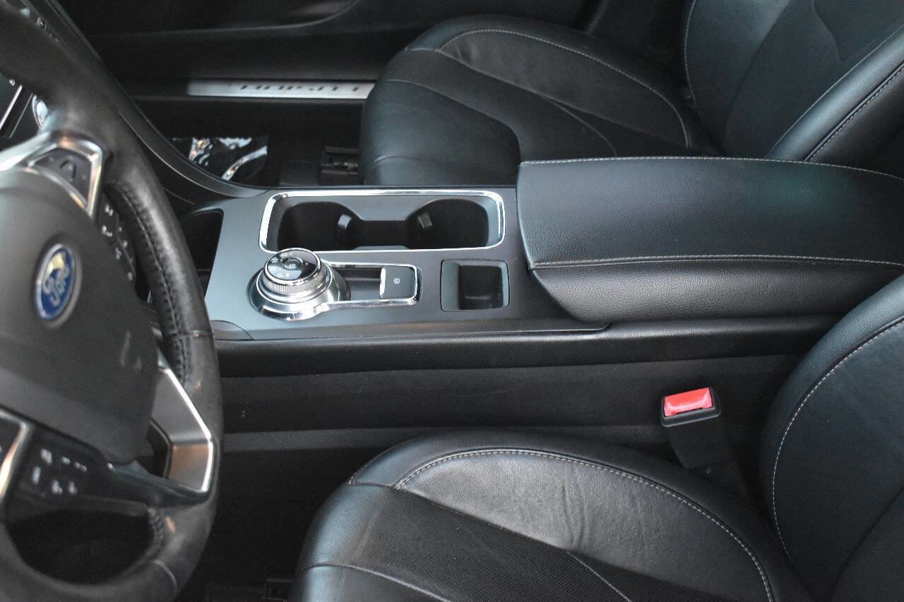 Used 2019 Ford Fusion Titanium AWD/4WD image 28