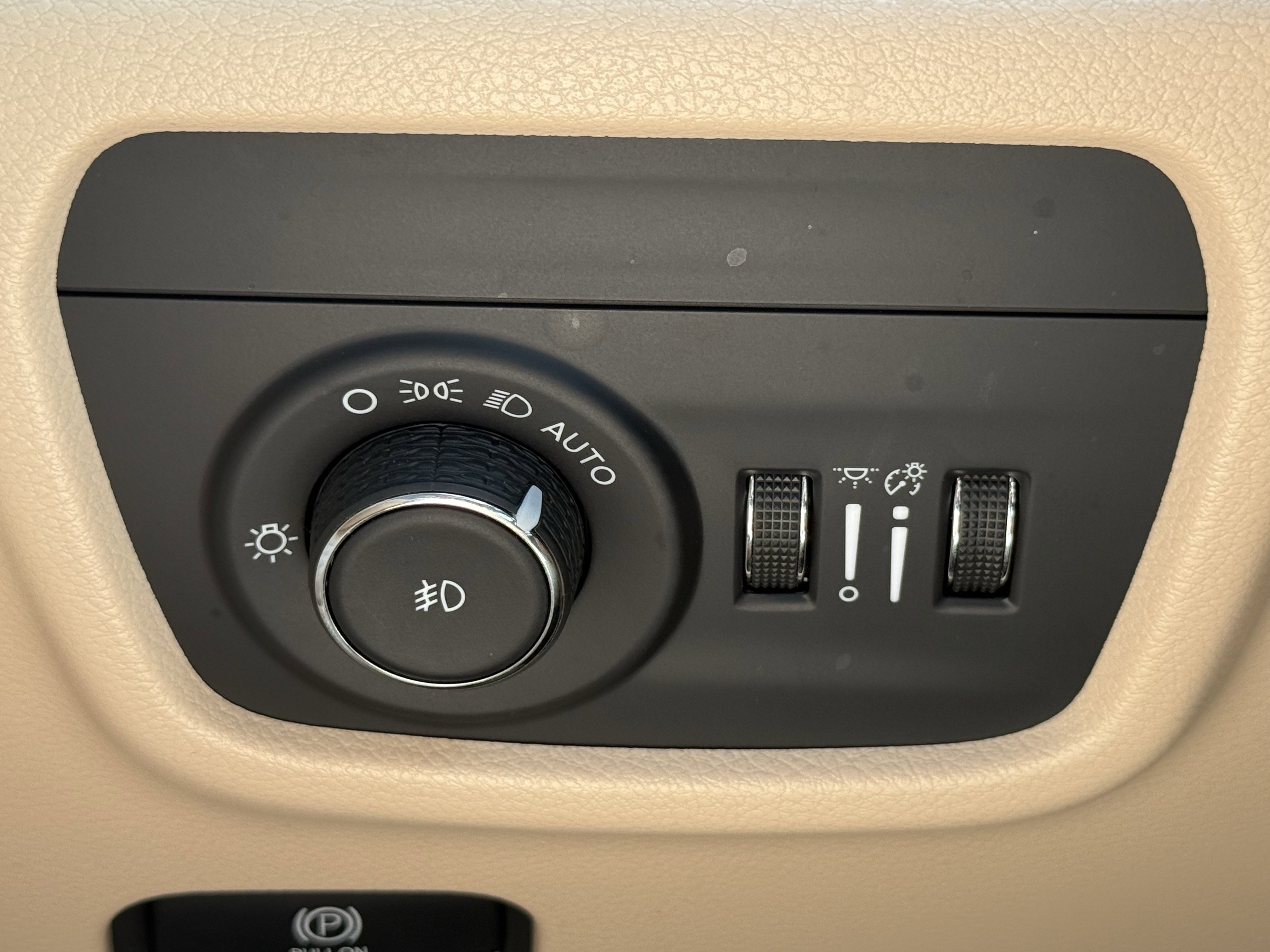 Used 2024 Jeep Grand Cherokee L Limited w/ Luxury Tech Group II image 25