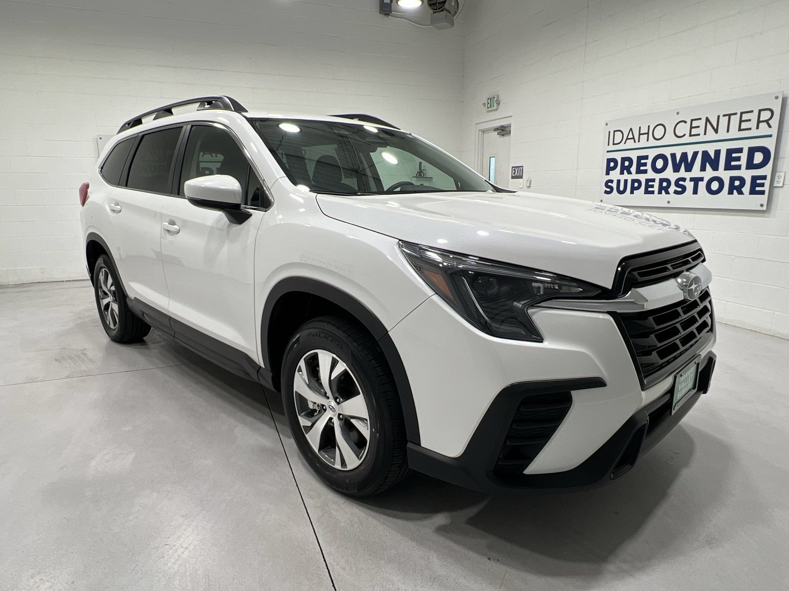 Used 2025 Subaru Ascent Premium AWD/4WD image 2