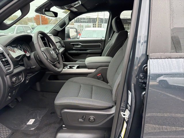 New 2026 RAM 1500 4x4 Crew Cab image 9