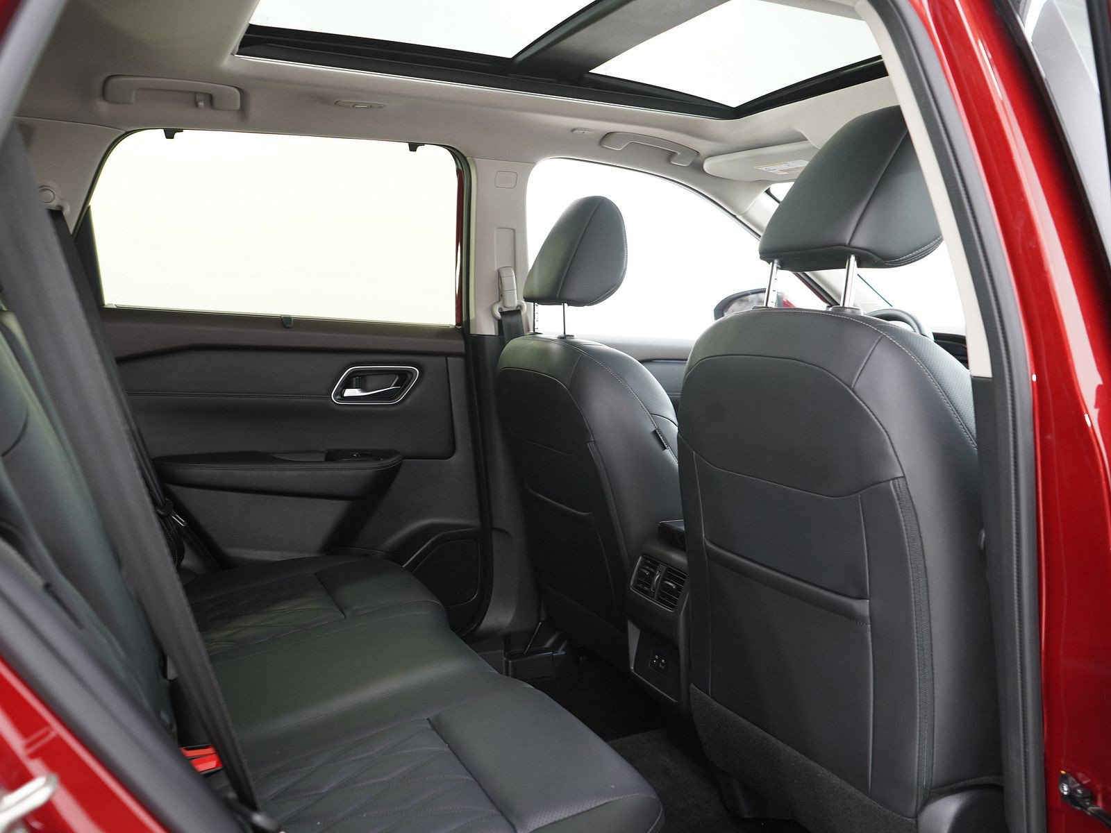 Used 2023 Nissan Rogue Platinum AWD/4WD image 13