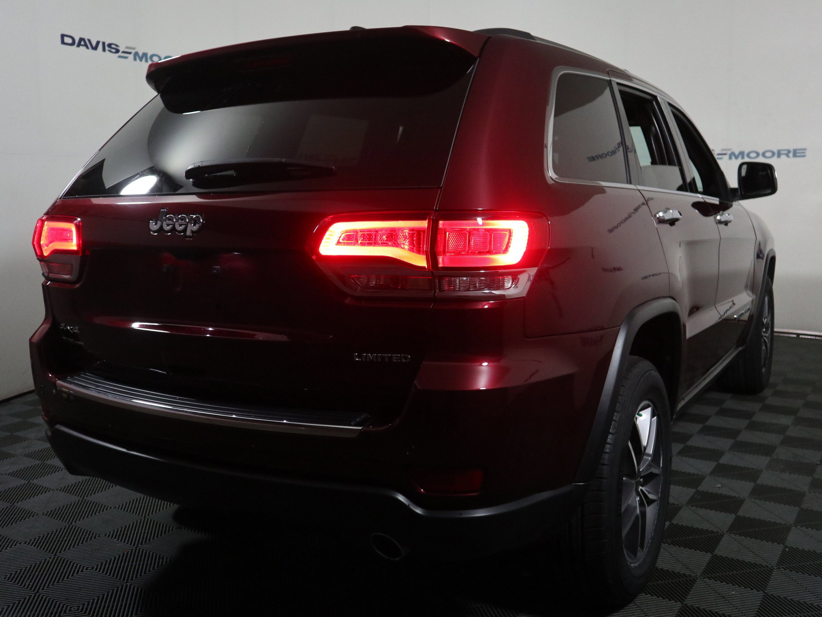 Used 2020 Jeep Grand Cherokee Limited w/ Luxury Group II image 6