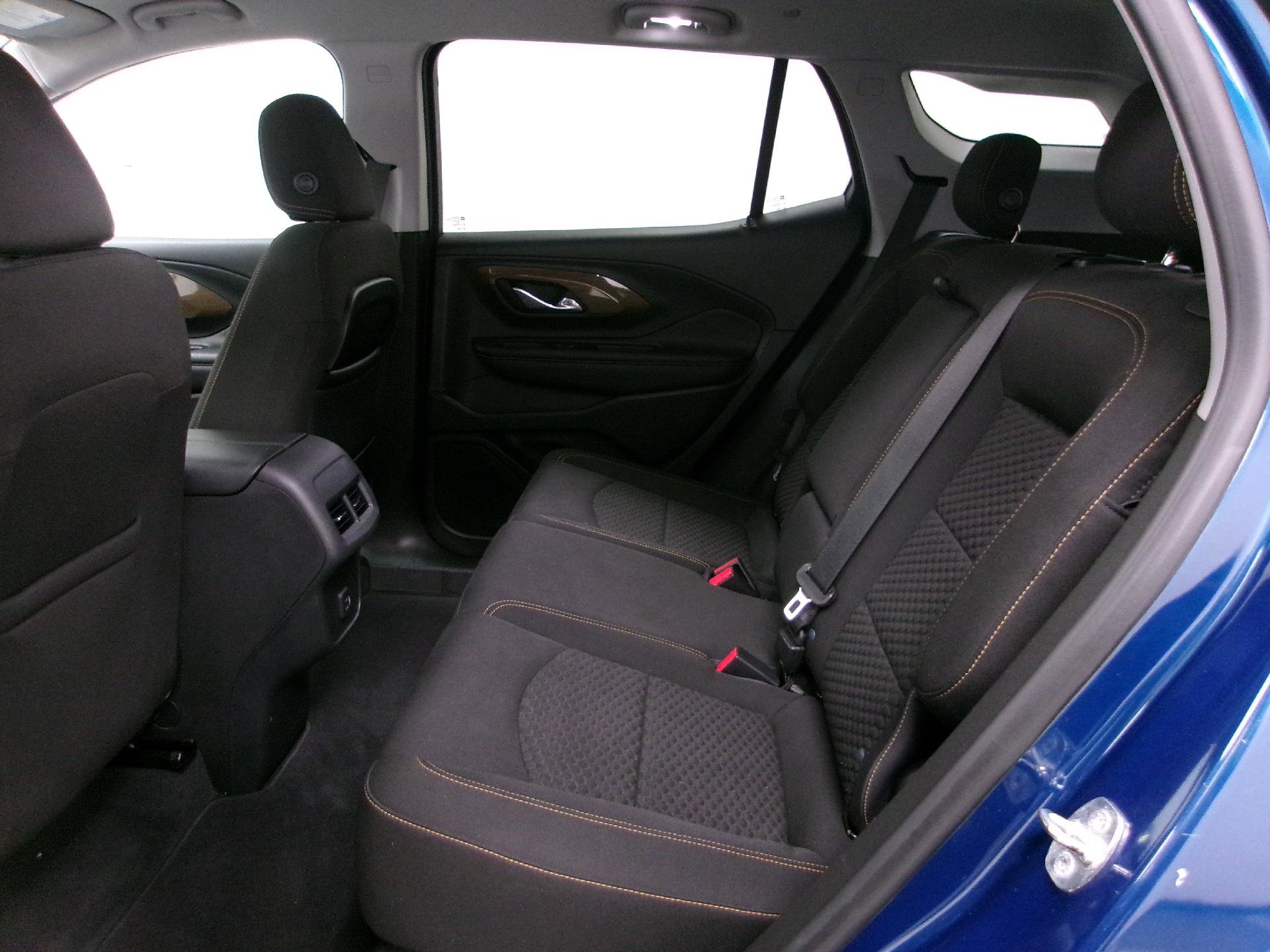 Used 2020 GMC Terrain SLE w/ Driver Convenience Package AWD/4WD image 9