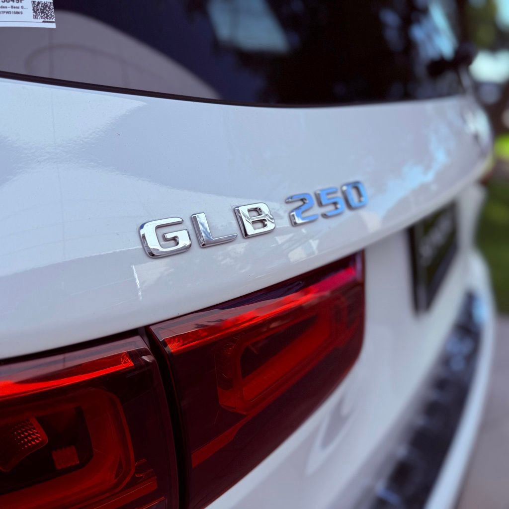 Used 2023 Mercedes-Benz GLB 250 image 33