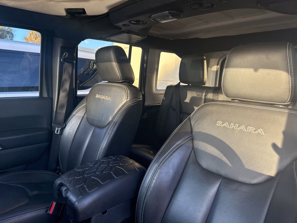 Used 2017 Jeep Wrangler Unlimited Sahara w/ Connectivity Group image 5