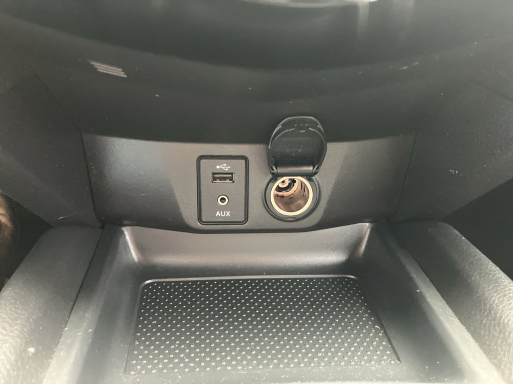 Used 2016 Nissan Rogue SV image 22