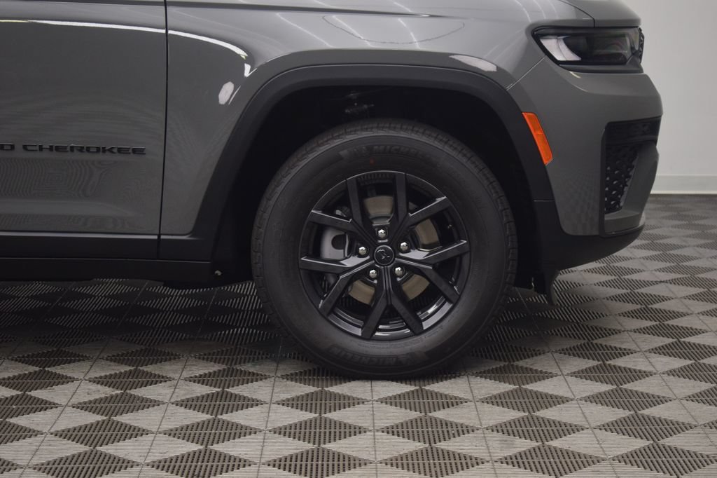 New 2027 Jeep Grand Cherokee Altitude AWD/4WD image 7