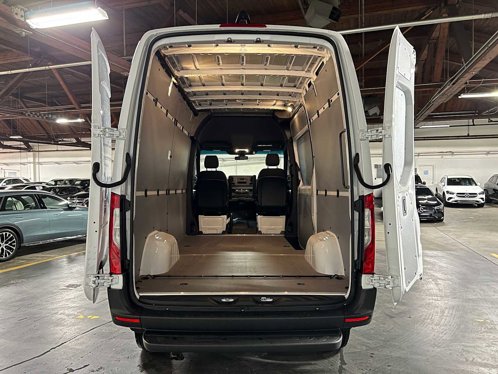 Used 2025 Mercedes-Benz Sprinter 2500 image 17