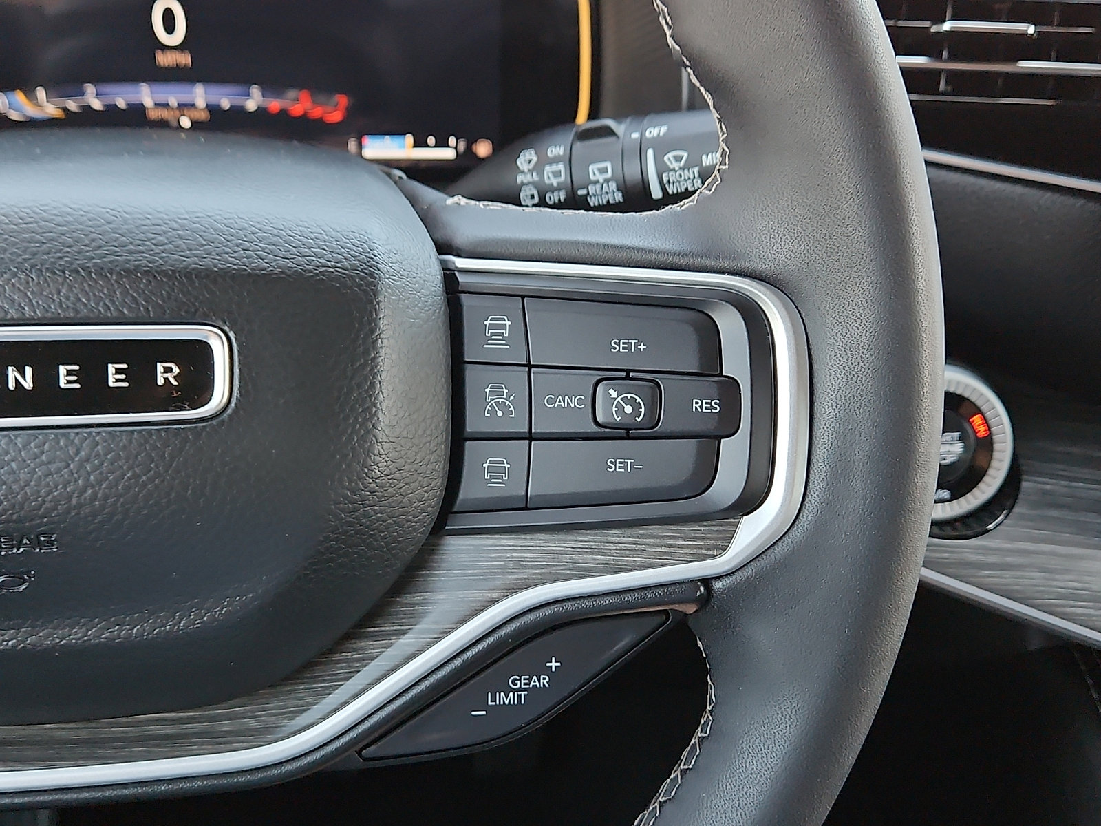 Used 2024 Jeep Wagoneer L Series II w/ Flexible Seating Group image 19