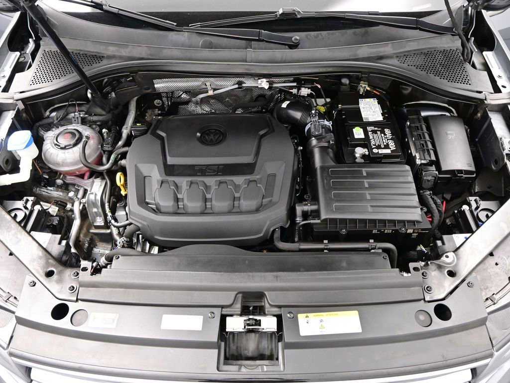 Used 2022 Volkswagen Tiguan SE image 40