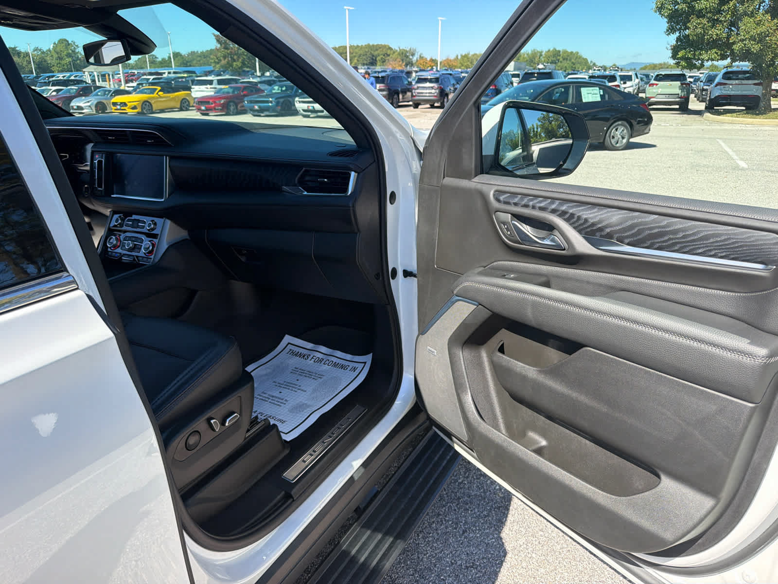 Used 2022 GMC Yukon Denali AWD/4WD image 37