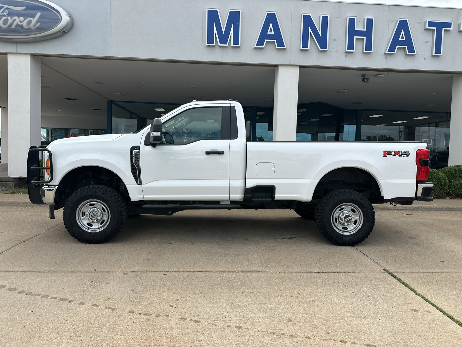 Used 2023 Ford F250 XL w/ 360-Degree Camera Package AWD/4WD image 11