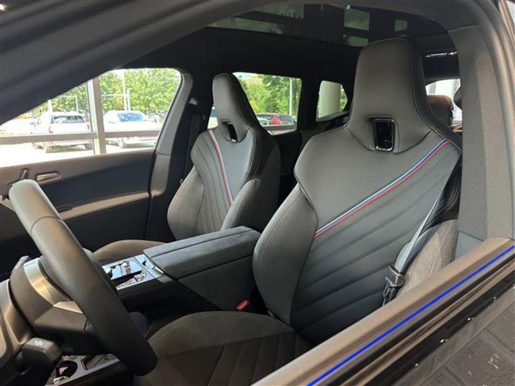 New 2026 BMW iX xDrive60 w/ M Sport Package image 13