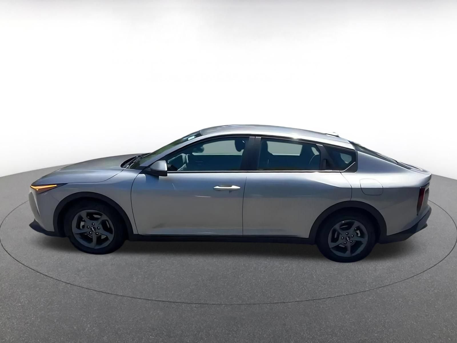 Used 2025 Kia K4 FWD image 9