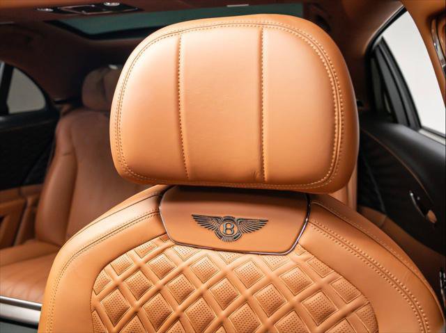 Used 2021 Bentley Flying Spur V8 image 14