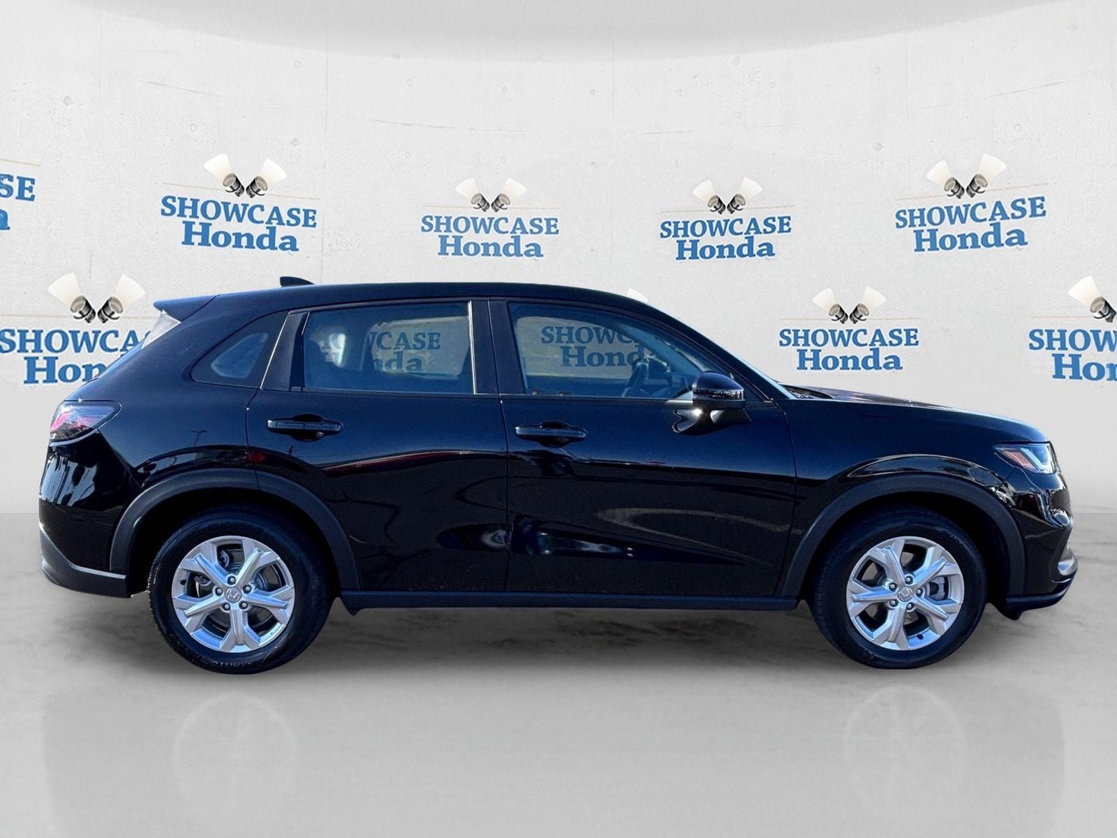Certified 2023 Honda HR-V LX image 9