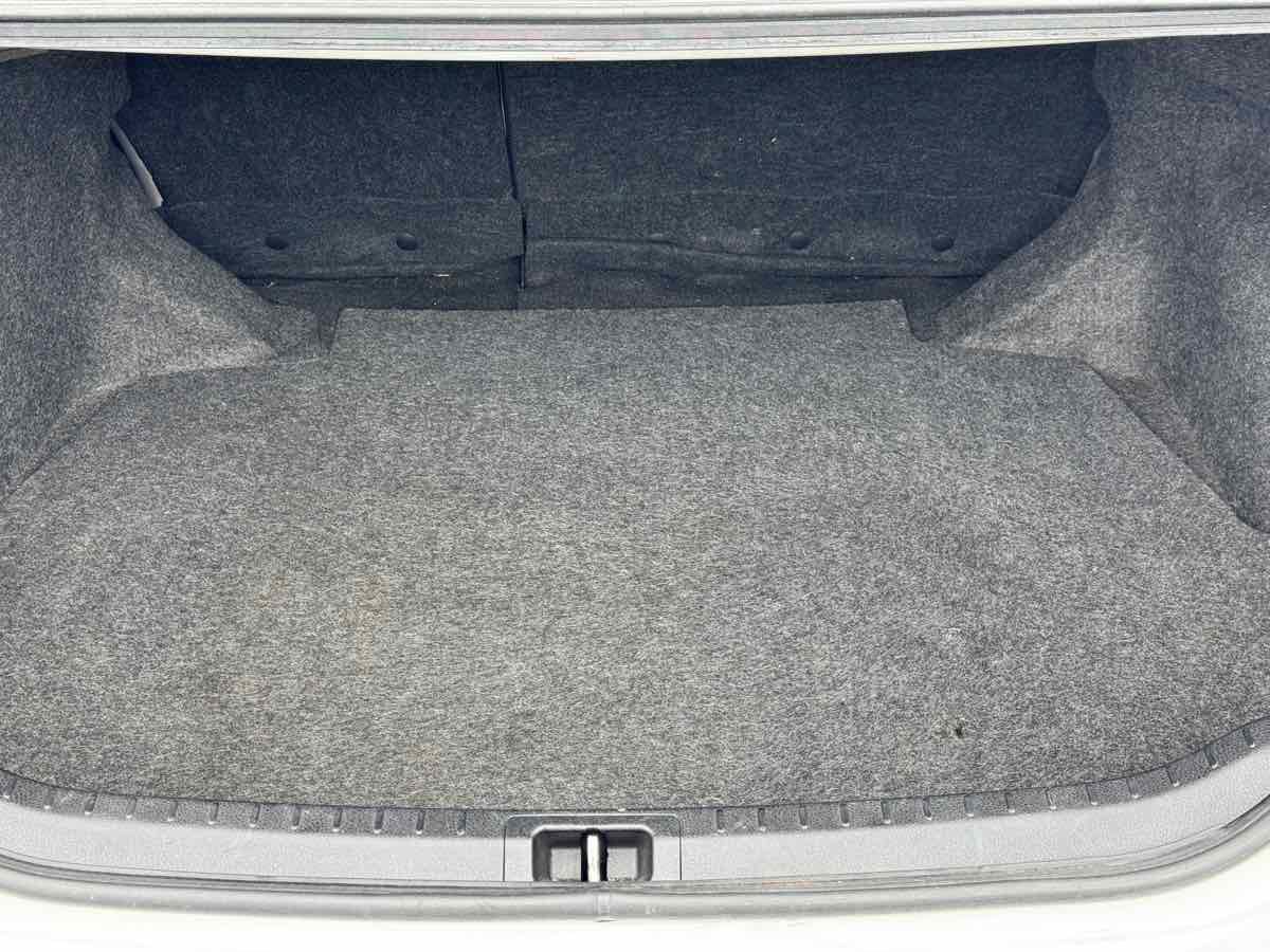 Used 2016 Toyota Corolla LE FWD image 23