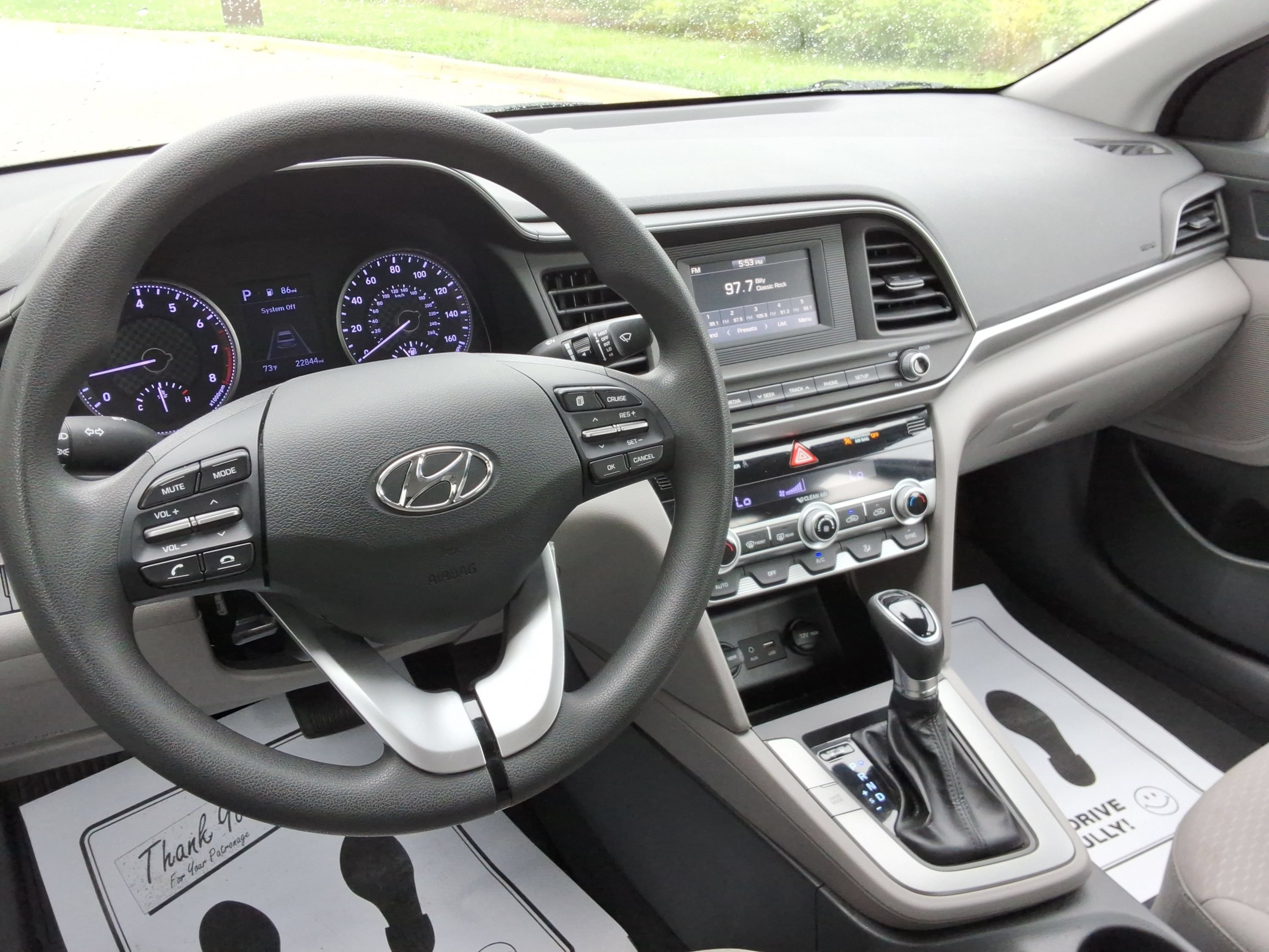 Used 2020 Hyundai Elantra SE FWD image 12