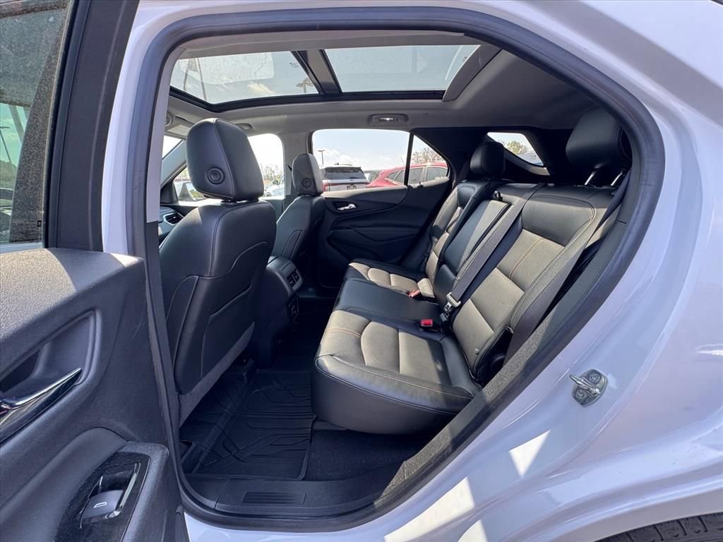Used 2023 Chevrolet Equinox Premier image 12