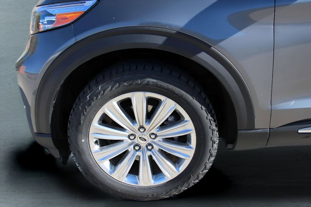 Used 2024 Ford Explorer Limited w/ Limited Technology Package image 9