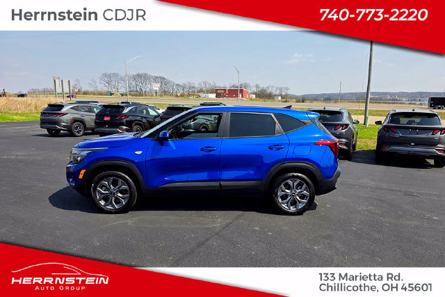 Used 2024 Kia Seltos LX AWD/4WD image 4