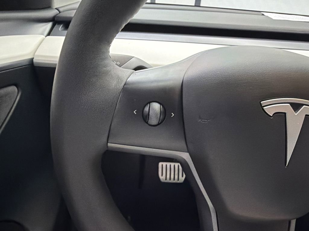 Used 2023 Tesla Model Y Long Range image 25