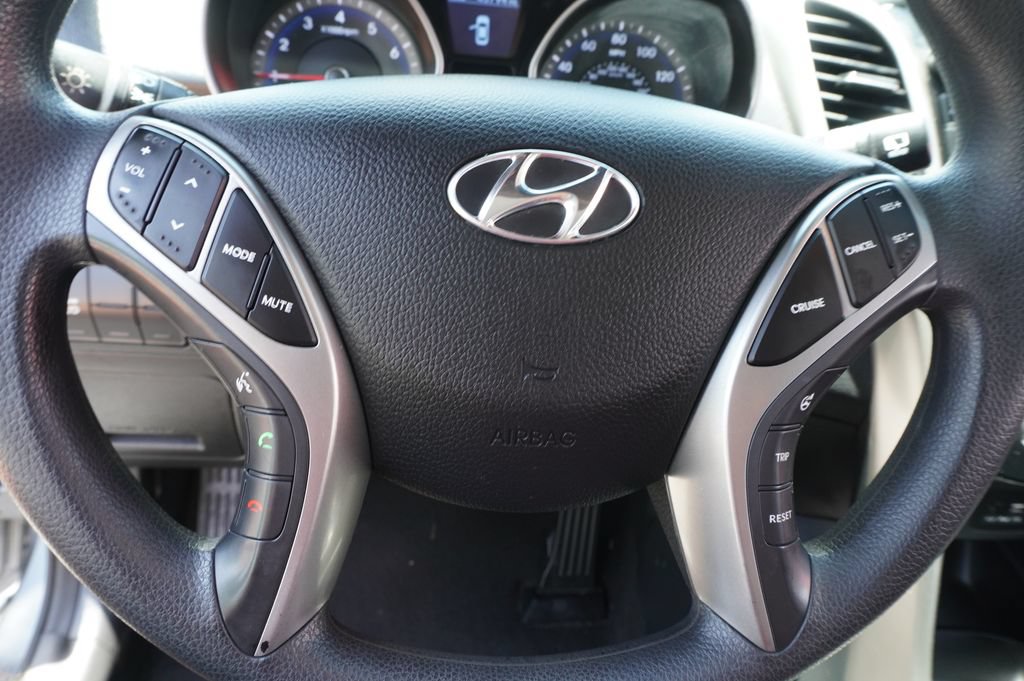 Used 2016 Hyundai Elantra GT FWD image 17