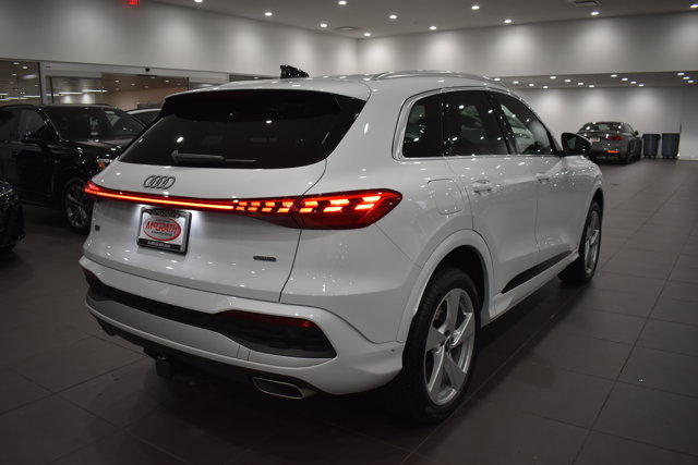 Used 2025 Audi Q5 Premium w/ Premium Plus AWD/4WD image 7