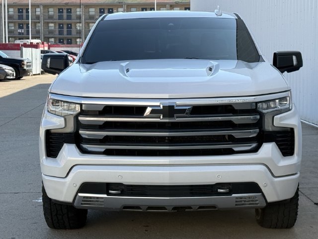 Used 2023 Chevrolet Silverado 1500 High Country w/ Technology Package AWD/4WD image 8