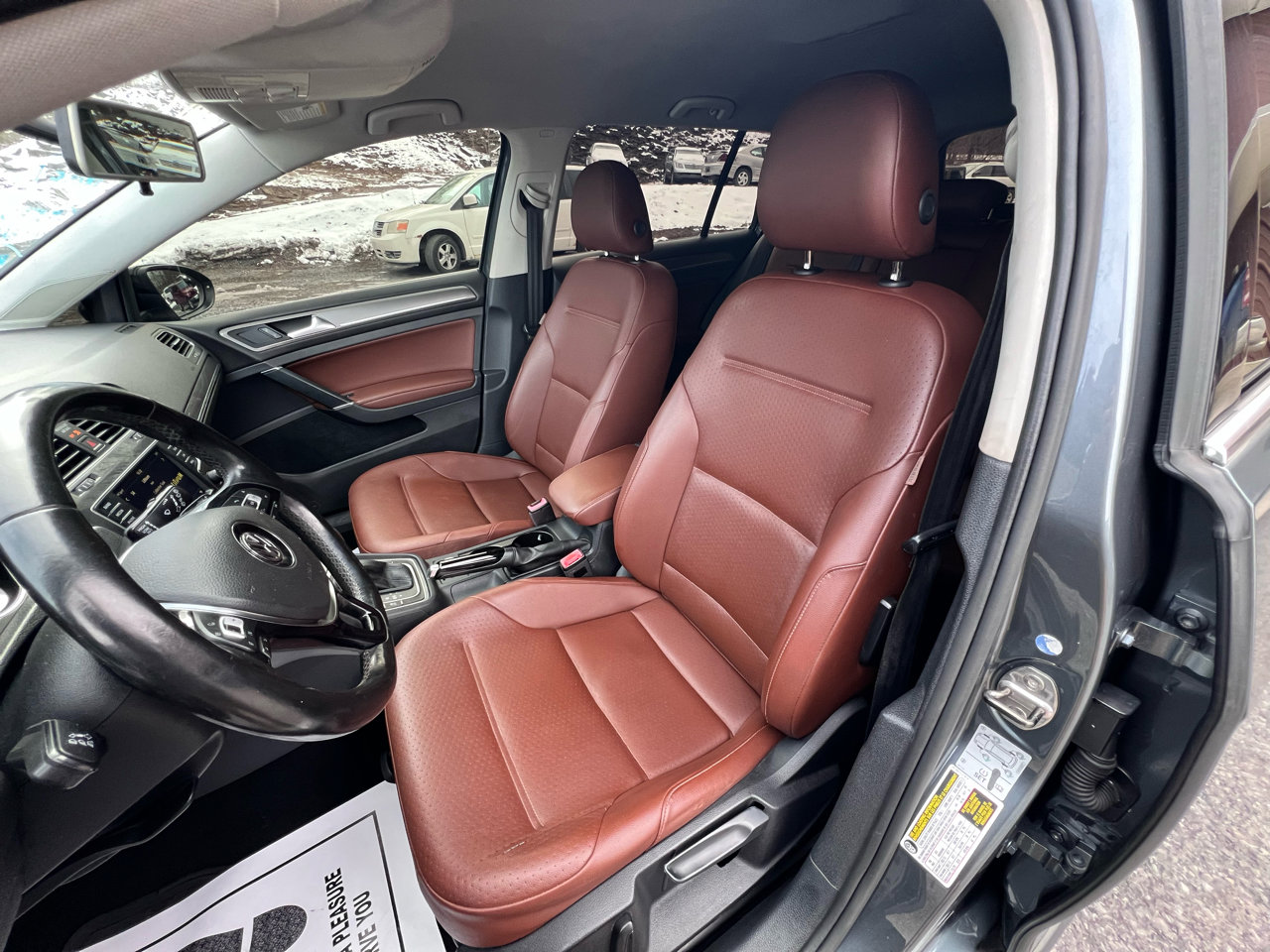 Used 2017 Volkswagen Golf Alltrack S image 16