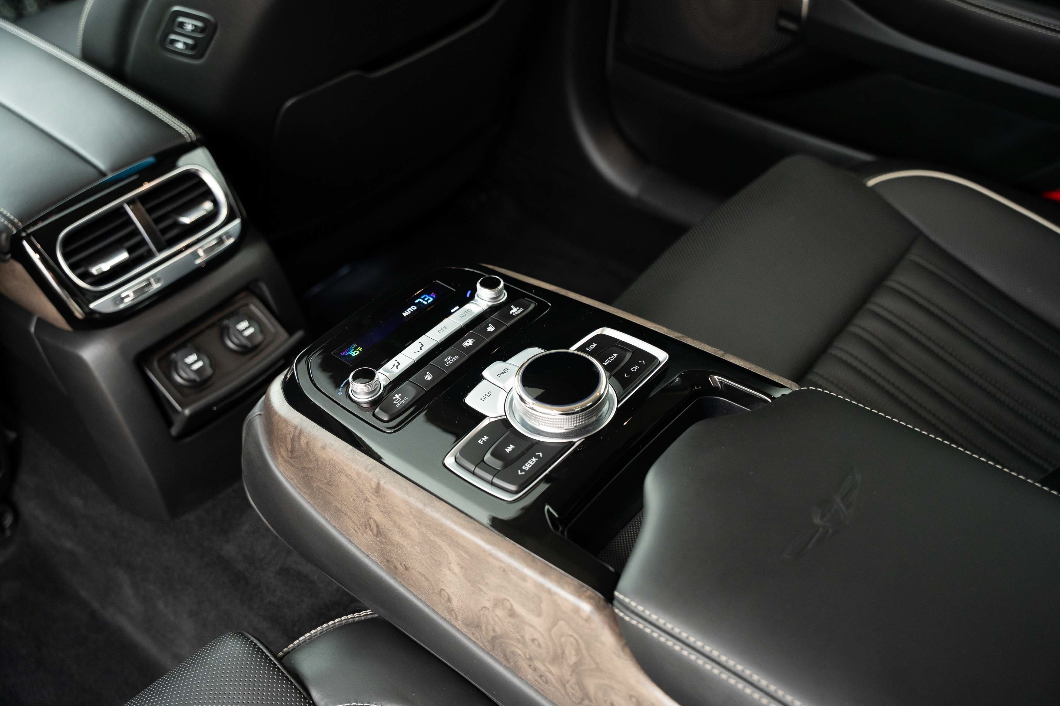 Used 2021 Genesis G90 3.3T Premium AWD/4WD image 30
