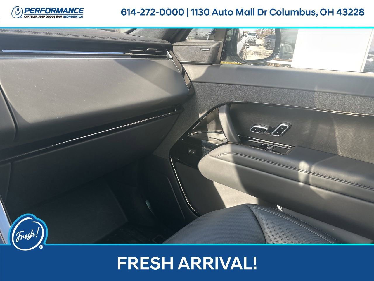 Used 2025 Land Rover Range Rover Sport SE image 21