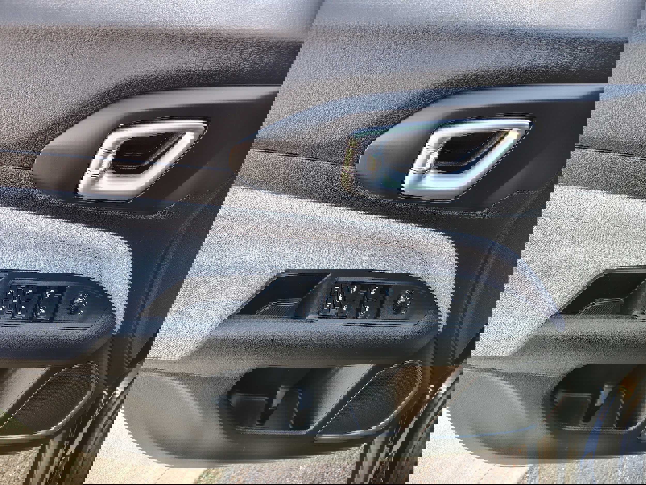 Certified 2023 Jeep Compass Latitude image 19