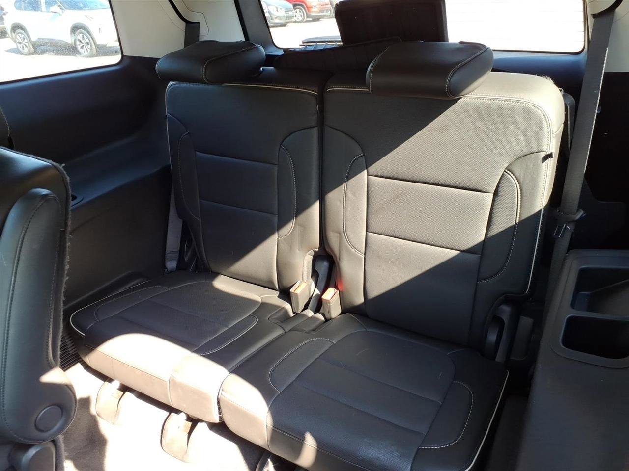 Used 2020 GMC Acadia Denali w/ Technology Package AWD/4WD image 9