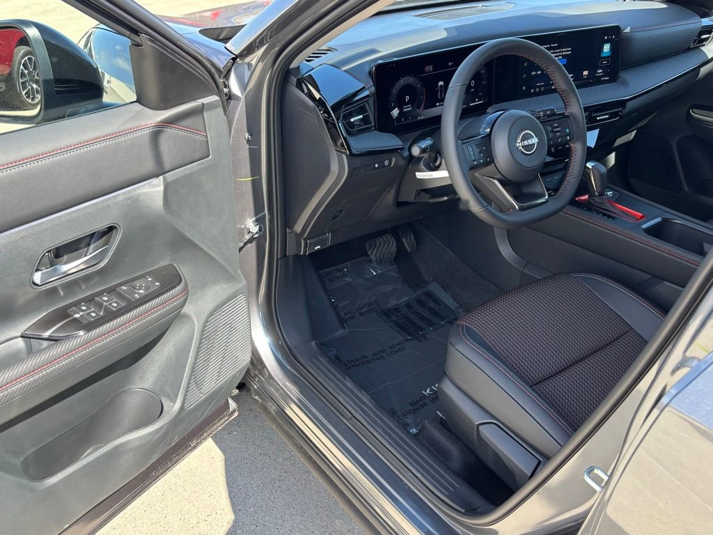 New 2026 Nissan Kicks SR FWD image 8