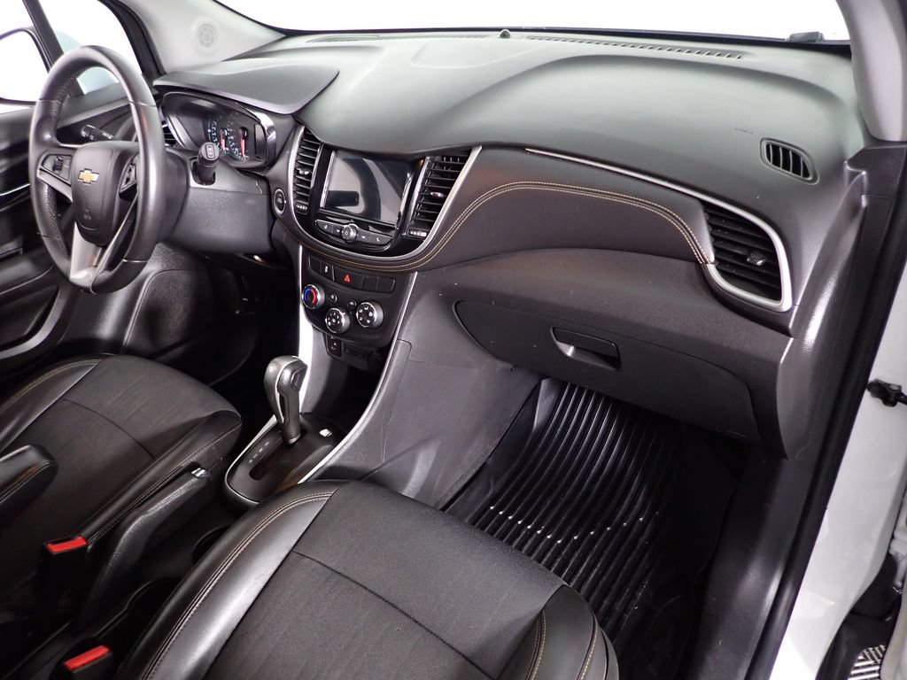 Used 2018 Chevrolet Trax LT w/ LT Convenience Package FWD image 35