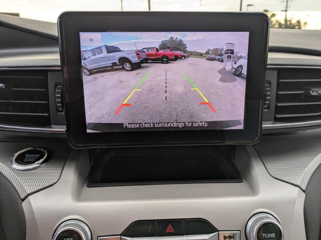 Used 2023 Ford Explorer XLT w/ Equipment Group 202A AWD/4WD image 5