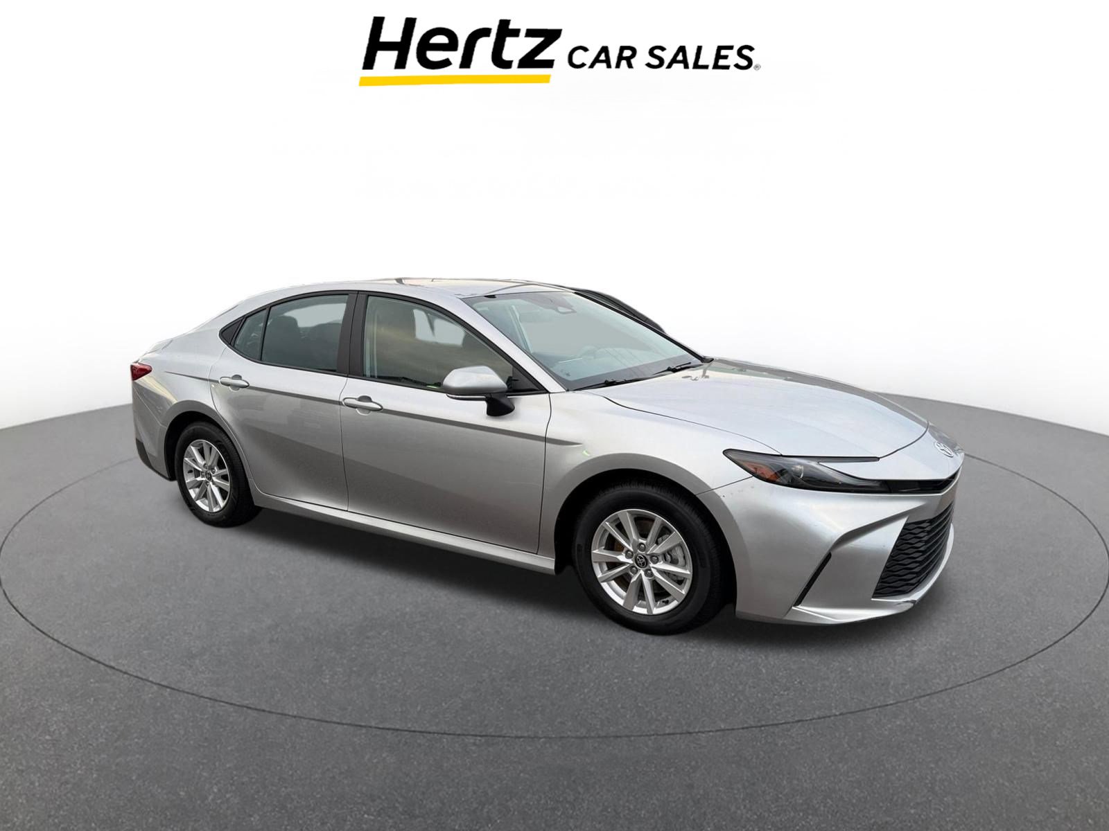 Used 2025 Toyota Camry LE image 1