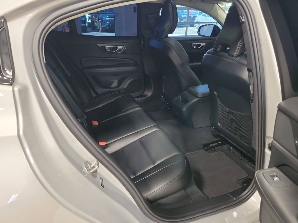 Used 2024 Volvo S60 B5 Core image 7