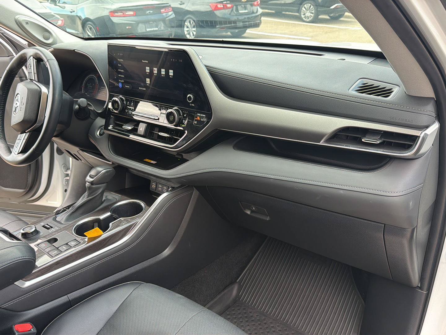 Used 2024 Toyota Highlander Limited AWD/4WD image 20