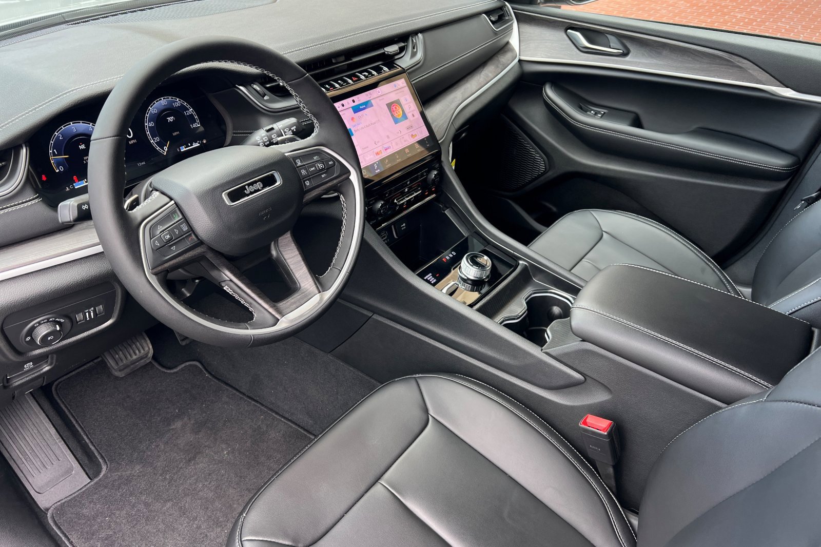 New 2025 Jeep Grand Cherokee Limited image 10