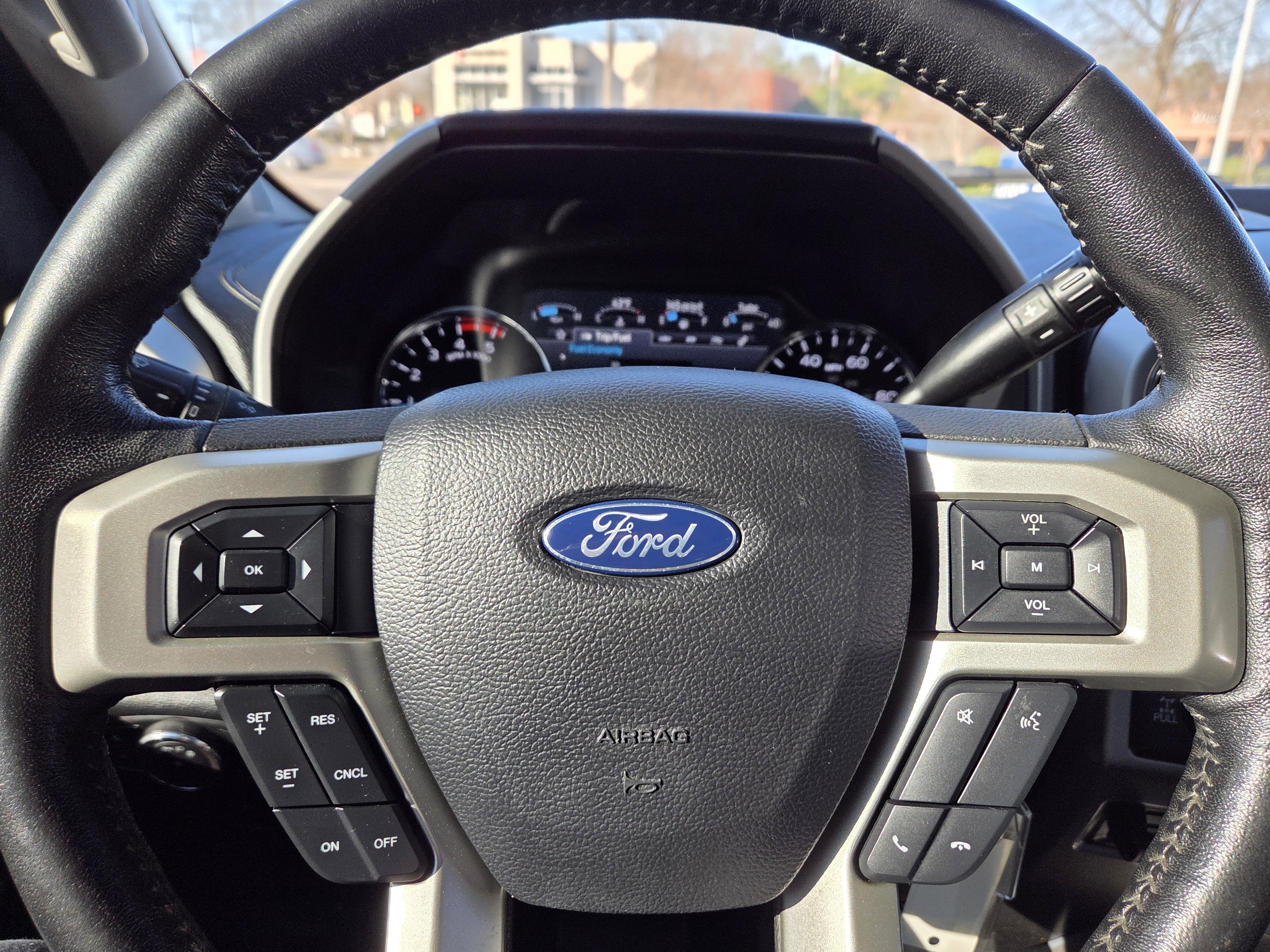 Used 2020 Ford F350 Lariat w/ Chrome Package image 16