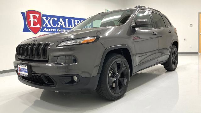 Used 2018 Jeep Cherokee Latitude w/ Altitude Package AWD/4WD image 14